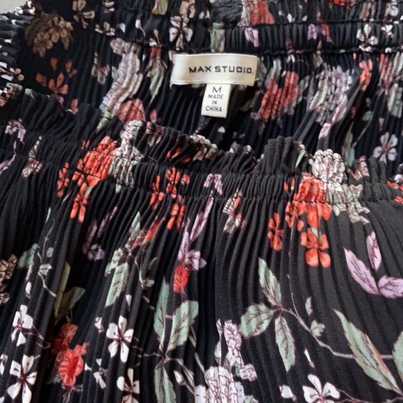 Max Studio Blouse Medium EUC - Picture 2 of 8